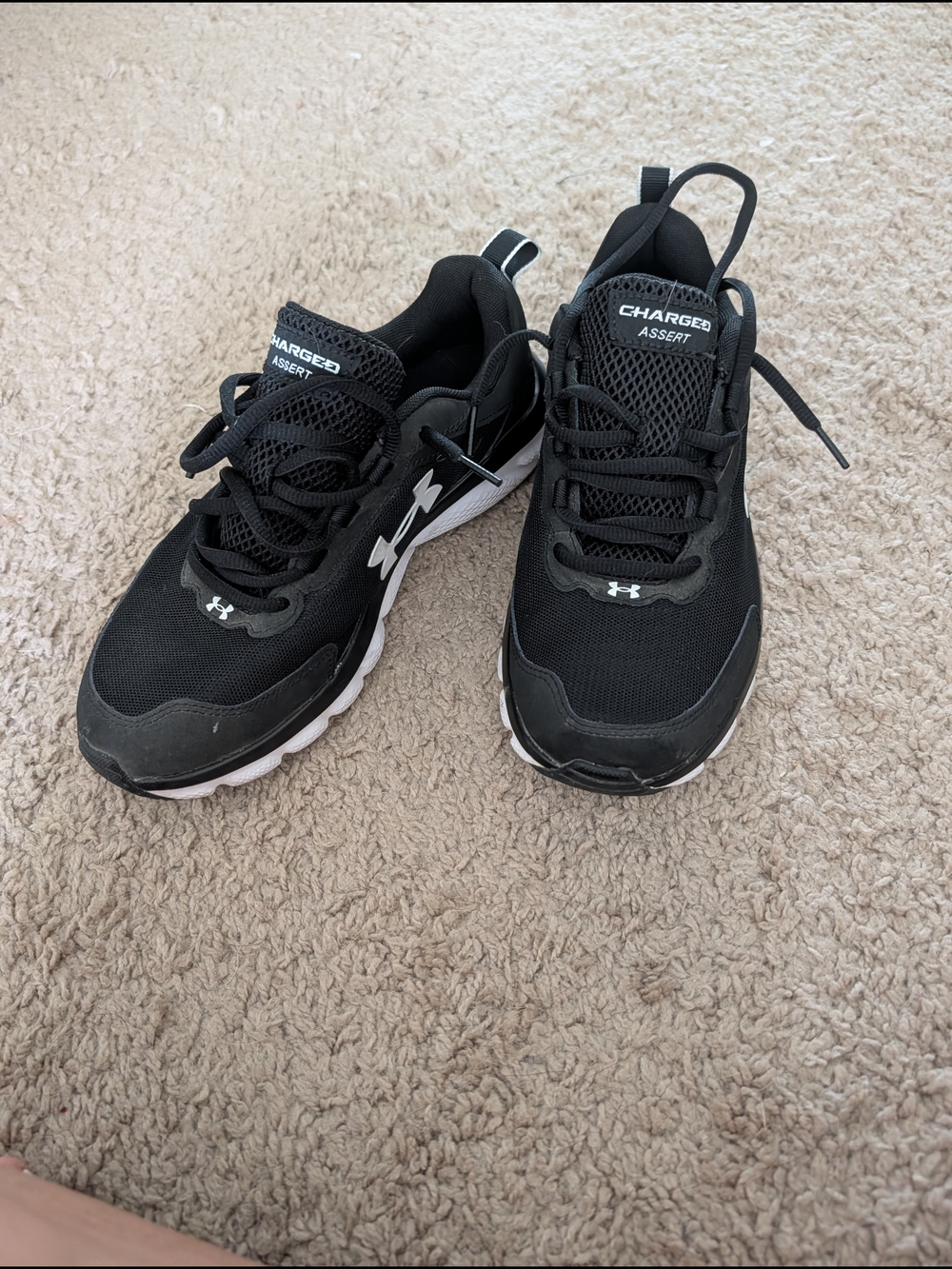 Under Armour Charged Assert Black Athletic Shoes